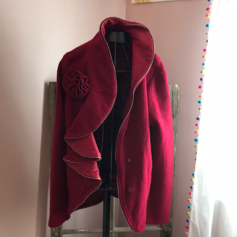 Chic Red Women's Cape with Ruffle Detail